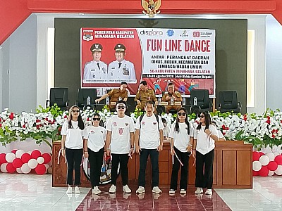 Kadis bersama Tim Line Dance
